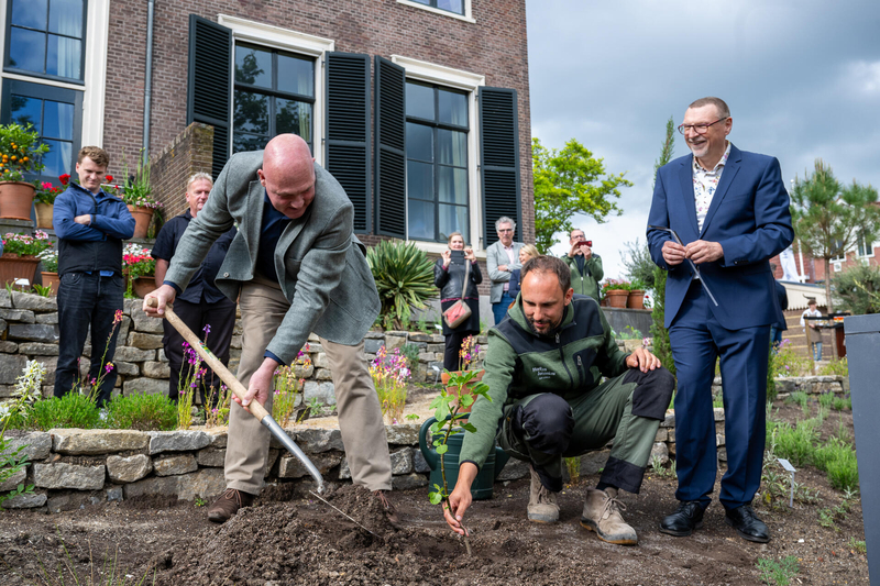 PERSBERICHT - André Kuipers opent nieuwe klimaatbestendige Mediterrane tuin in de Hortus